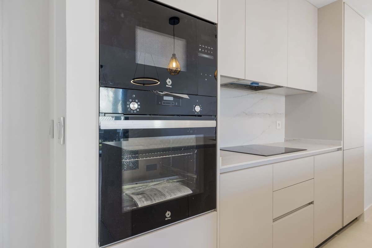 2 slaapkamer Appartement te koop in Fuengirola met zwembad garage - € 458.000 (Ref: 9485346)