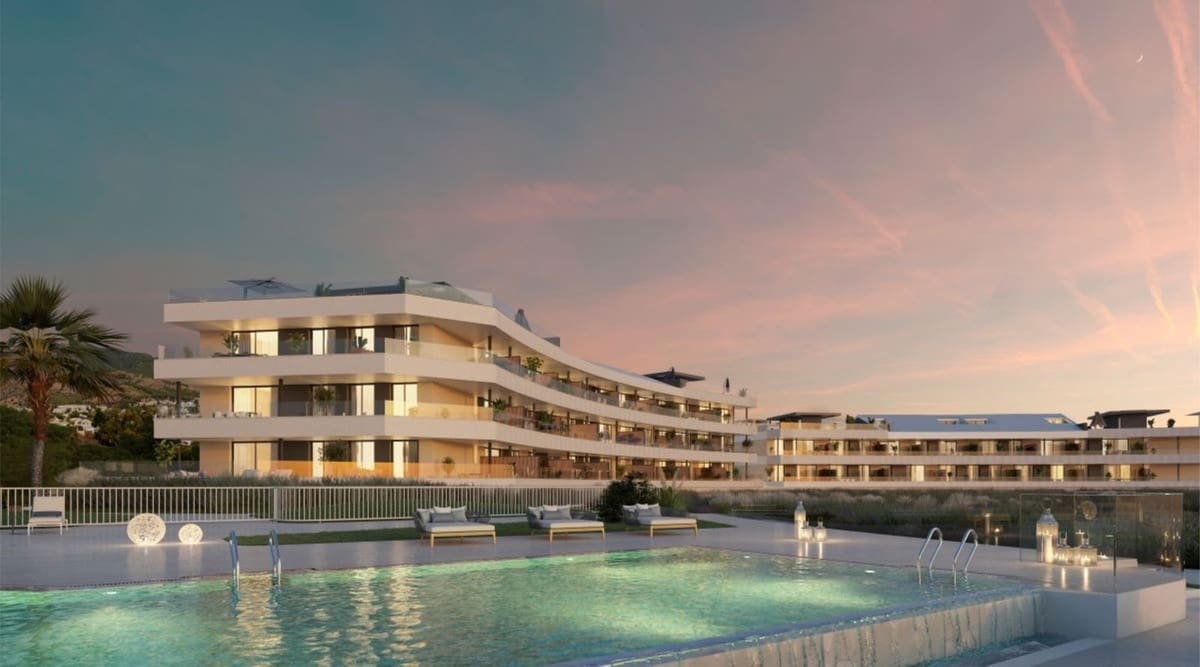 2 bedroom Flat for sale in Benalmadena with pool garage - € 551,800 (Ref: 9486385)