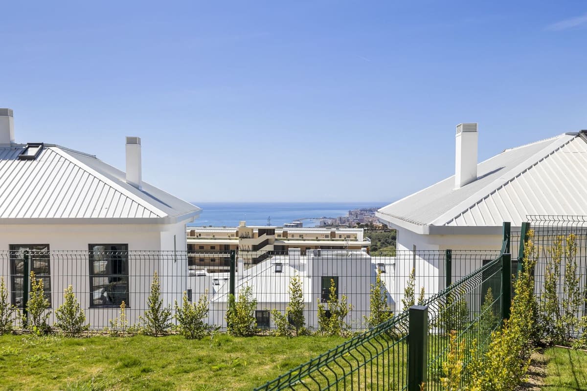 2 soverom Hus til salgs i Fuengirola med svømmebasseng garasje - € 498 000 (Ref: 9488317)