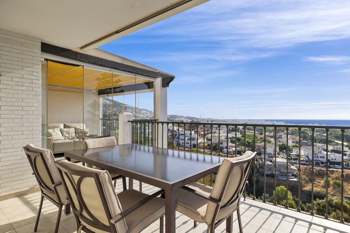 3 bedroom Semi-detached Villa for sale in Benalmadena with pool garage - € 540,000 (Ref: 9491247)