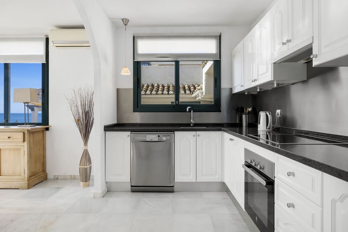 3 bedroom Semi-detached Villa for sale in Benalmadena with pool garage - € 540,000 (Ref: 9491247)