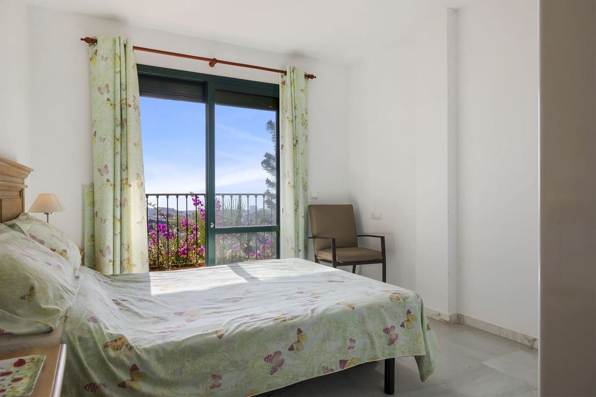 3 bedroom Semi-detached Villa for sale in Benalmadena with pool garage - € 540,000 (Ref: 9491247)