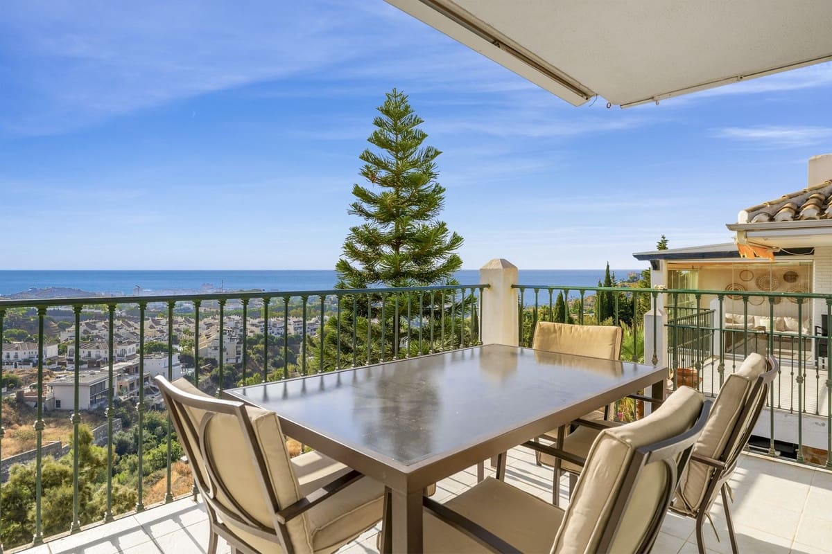 3 bedroom Semi-detached Villa for sale in Benalmadena with pool garage - € 540,000 (Ref: 9491247)