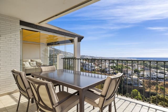 3 soverom Kjedet enebolig til salgs i Benalmádena pueblo, Benalmádena med svømmebasseng garasje - € 540 000 (Ref: 9491247)