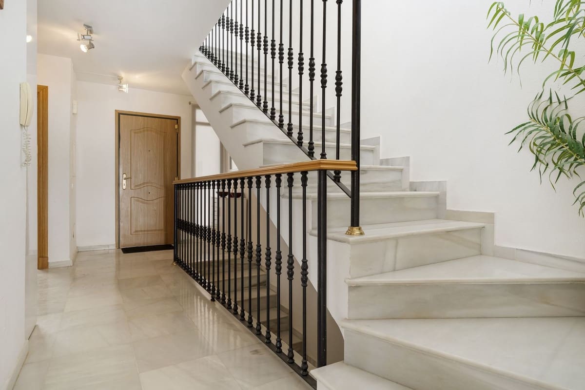 3 bedroom Semi-detached Villa for sale in Benalmadena with pool garage - € 540,000 (Ref: 9491247)