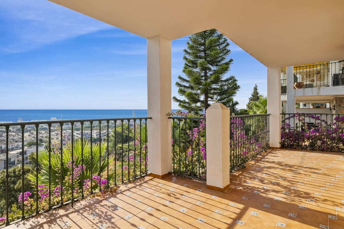 3 bedroom Semi-detached Villa for sale in Benalmadena with pool garage - € 540,000 (Ref: 9491247)