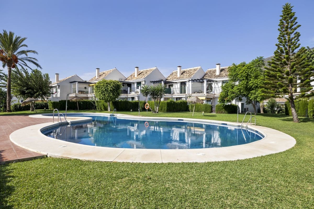 3 bedroom Semi-detached Villa for sale in Benalmadena with pool garage - € 540,000 (Ref: 9491247)