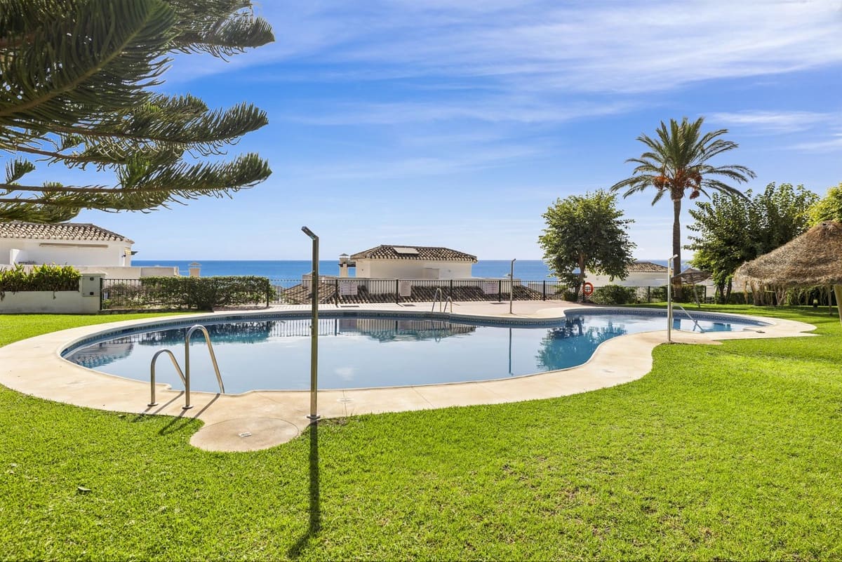 3 bedroom Semi-detached Villa for sale in Benalmadena with pool garage - € 540,000 (Ref: 9491247)