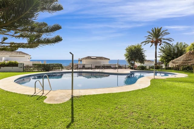 3 soverom Kjedet enebolig til salgs i Benalmádena pueblo, Benalmádena med svømmebasseng garasje - € 540 000 (Ref: 9491247)