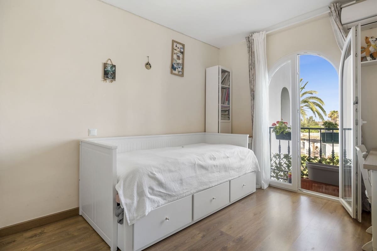 2 makuuhuone Asunto myytävänä paikassa Riviera del Sol mukana uima-altaan - 325 000 € (Ref: 9497113)