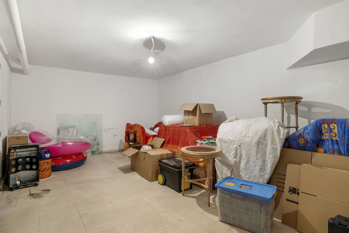 5 sypialnia Willa na sprzedaż w Marbella z basenem garażem - 1 995 000 € (Ref: 9497118)