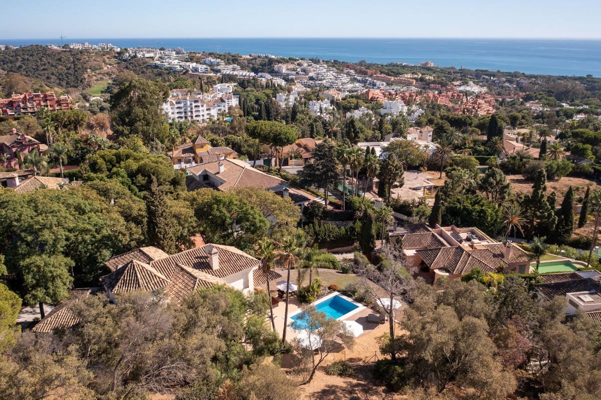 5 sypialnia Willa na sprzedaż w Marbella z basenem garażem - 1 995 000 € (Ref: 9497118)