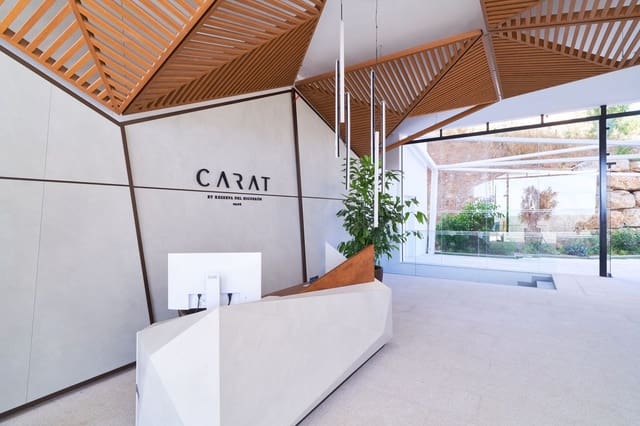 2 slaapkamer Flat te koop in Las Gaviotas  - Carvajal, Fuengirola met zwembad garage - € 1.100.000 (Ref: 9502163)