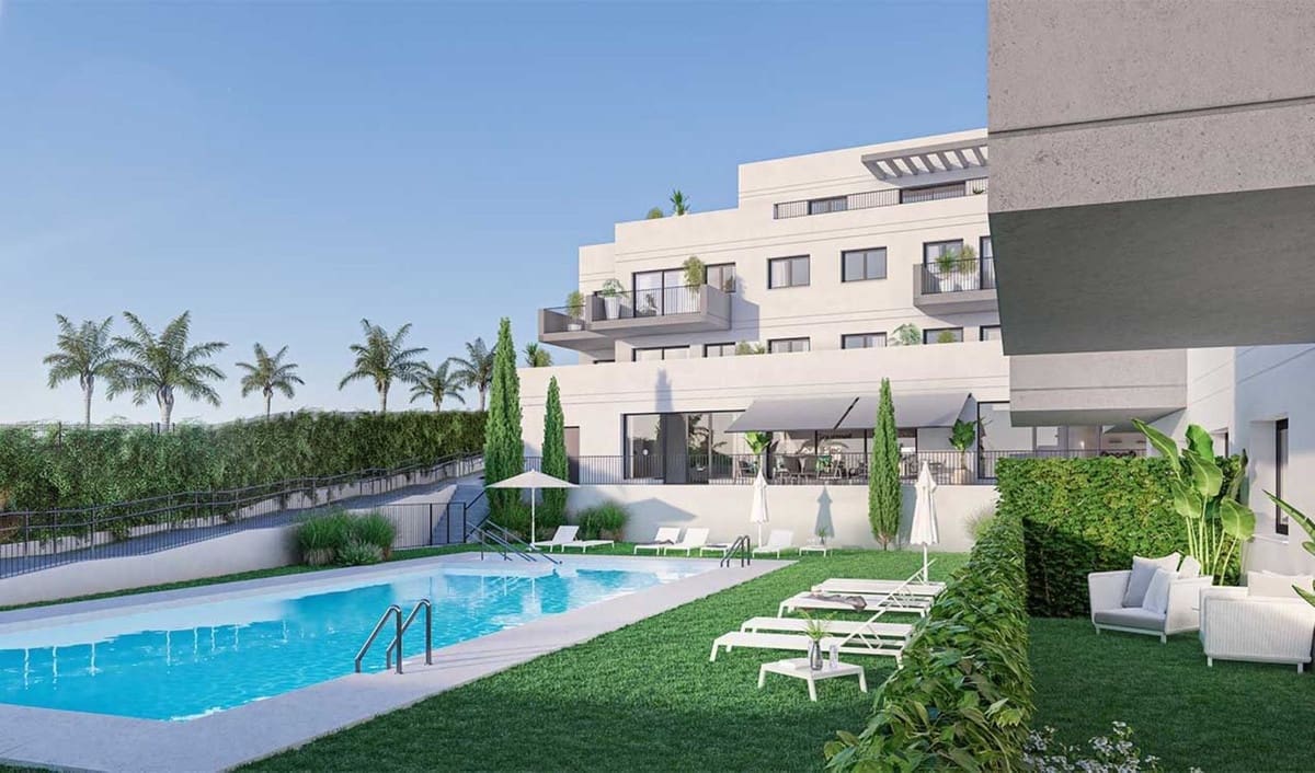 2 bedroom Apartment for sale in Velez-Malaga with pool garage - € 252,700 (Ref: 9502599)