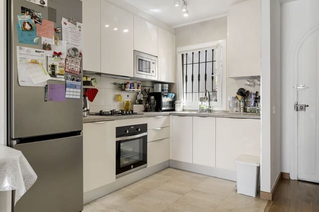 2 slaapkamer Flat te koop in Riviera del Sol, Mijas met zwembad - € 325.000 (Ref: 9520797)