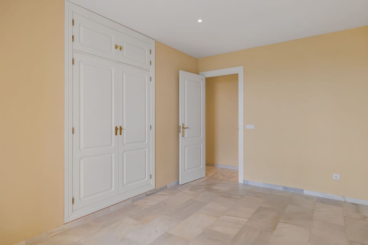 4 slaapkamer Villa te koop in La Capellania met zwembad garage - € 1.795.000 (Ref: 9520867)