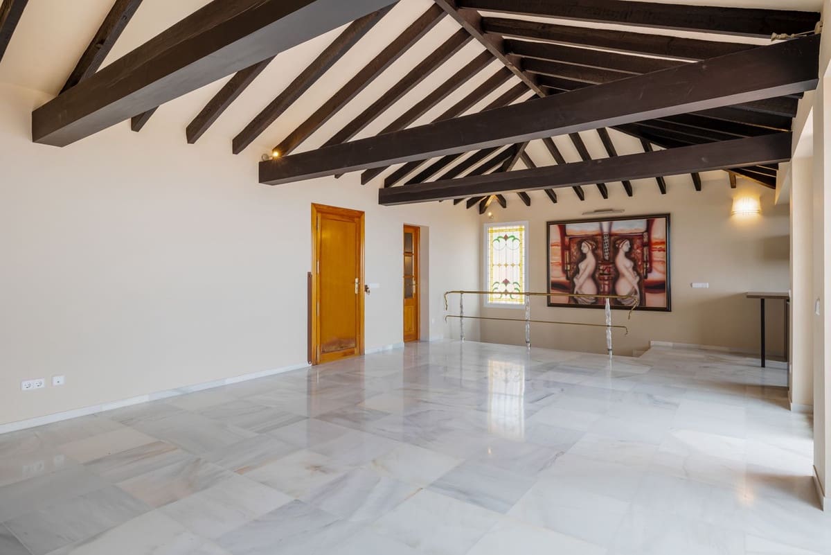 4 slaapkamer Villa te koop in La Capellania met zwembad garage - € 1.795.000 (Ref: 9520867)