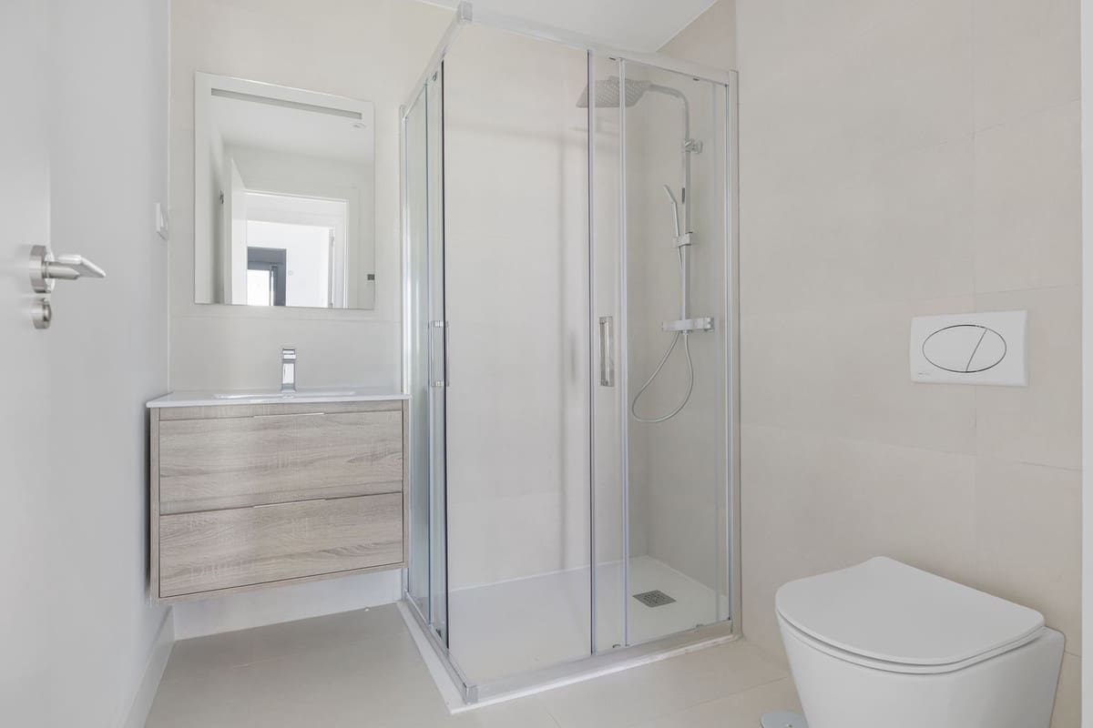 2 bedroom Townhouse for sale in Fuengirola with pool garage - € 498,000 (Ref: 9520873)