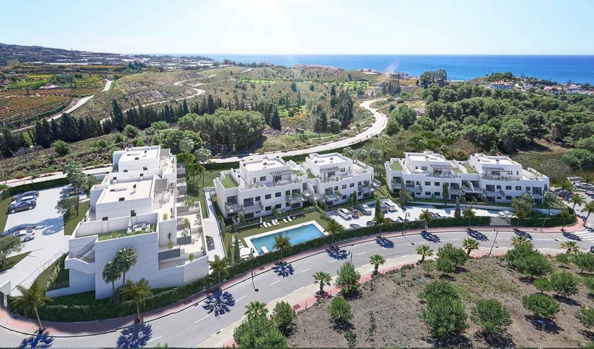 2 bedroom Apartment for sale in Velez-Malaga with pool garage - € 252,700 (Ref: 9521377)