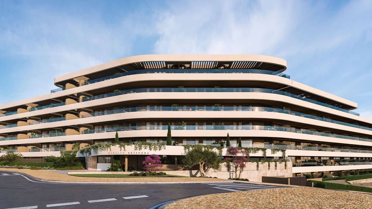 1 sovrum Lägenhet till salu i Estepona med pool garage - 350 000 € (Ref: 9529308)