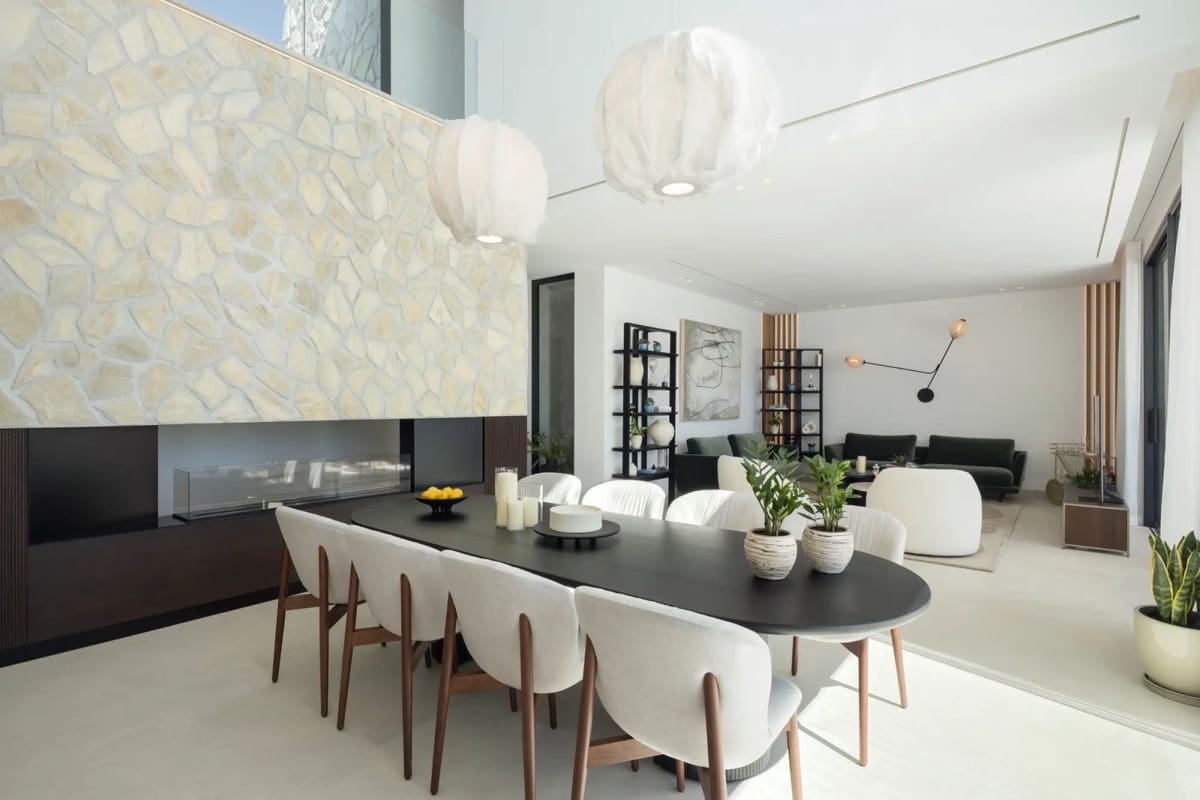 5 bedroom Villa for sale in Benahavis with pool garage - € 5,750,000 (Ref: 9530417)