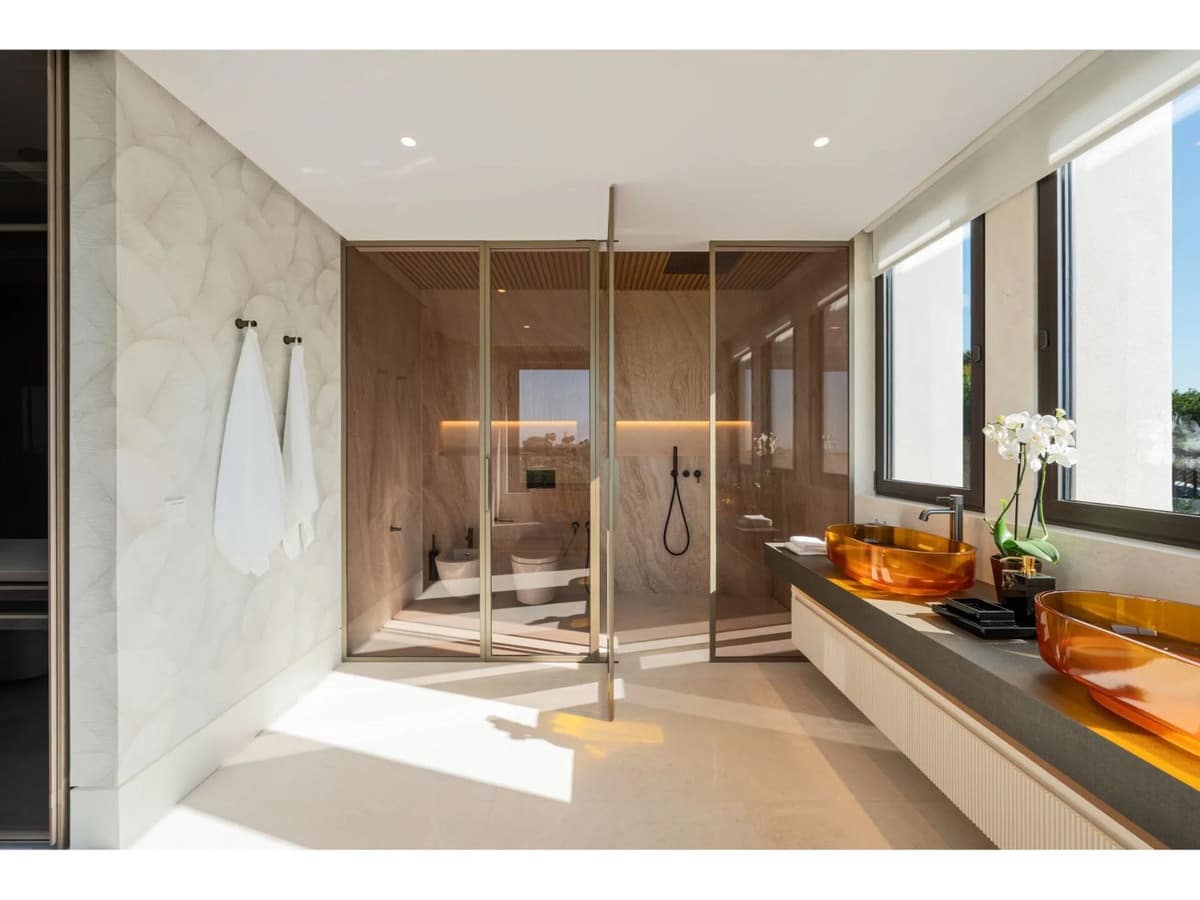 5 slaapkamer Villa te koop in Marbella met zwembad garage - € 14.995.000 (Ref: 9571062)