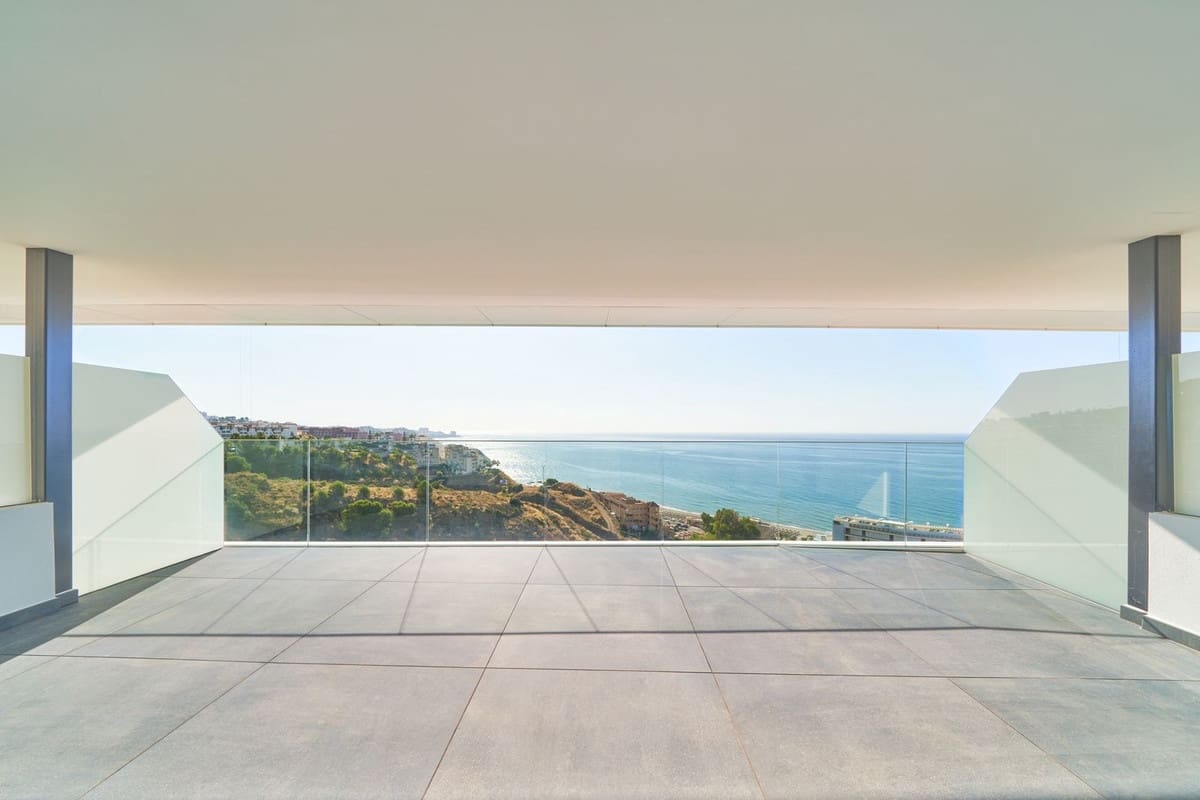 2 soverom Leilighet til salgs i Fuengirola med svømmebasseng garasje - € 1 025 000 (Ref: 9575184)