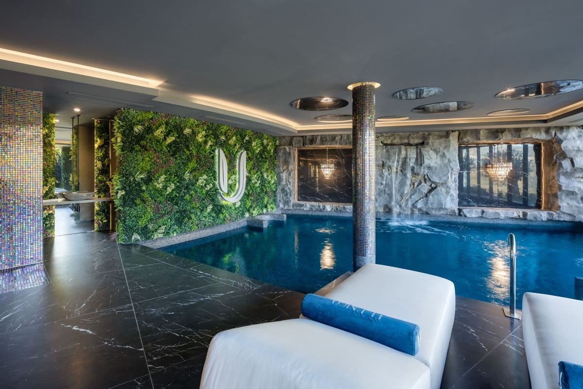 9 bedroom Villa for sale in Benahavis with pool garage - € 30,000,000 (Ref: 9575192)