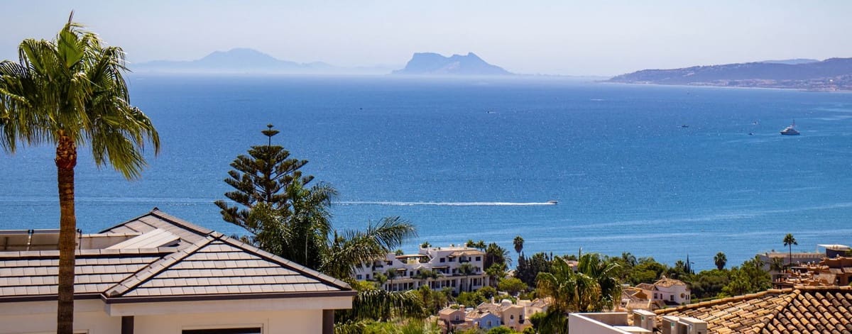 1 quarto Apartamento para venda em Estepona com piscina garagem - 350 000 € (Ref: 9578790)