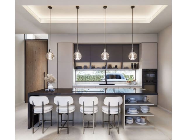 3 sovrum Semi-fristående Villa till salu i Casares Golf - Casares del Sol, Casares med pool garage - 1 200 000 € (Ref: 9582734)