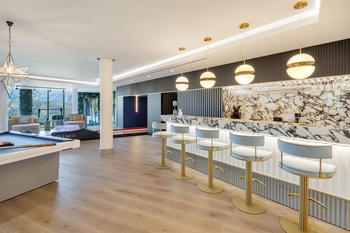 9 slaapkamer Villa te koop in Benahavis met zwembad garage - € 30.000.000 (Ref: 9582746)