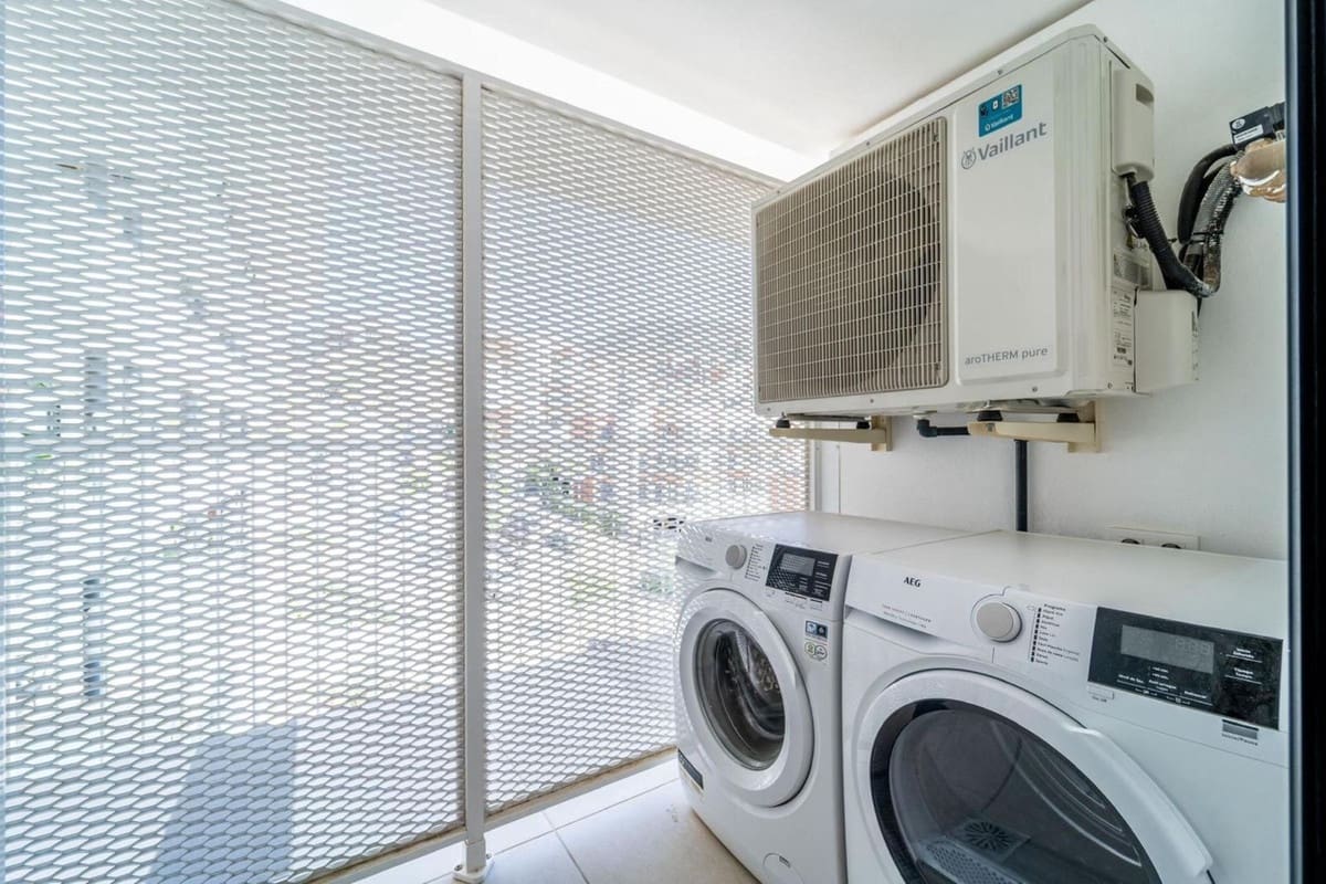 2 Zimmer Apartment zu verkaufen in Fuengirola mit Pool Garage - 650.000 € (Ref: 9582781)