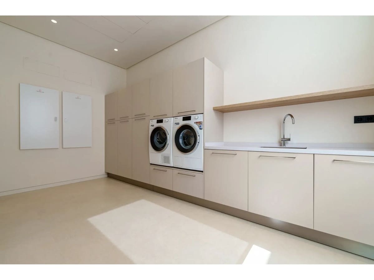 Chalet de 5 habitaciones en Marbella en venta con piscina garaje - 5.995.000 € (Ref: 9586304)