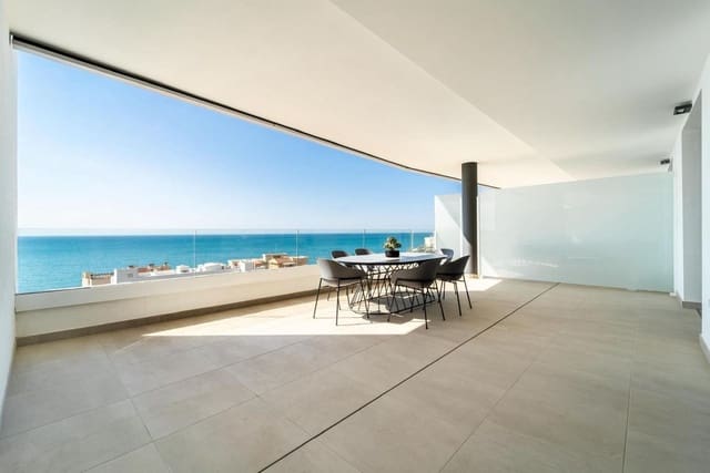 2 chambre Appartement à vendre à Las Gaviotas  - Carvajal, Fuengirola avec piscine garage - 650 000 € (Ref: 9591088)