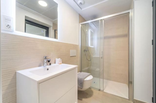 2 chambre Appartement à vendre à Las Gaviotas  - Carvajal, Fuengirola avec piscine garage - 650 000 € (Ref: 9591088)