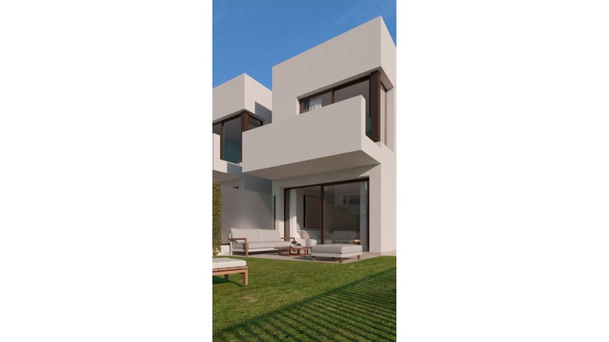 4 bedroom Townhouse for sale in Rincon de la Victoria with pool garage - € 695,000 (Ref: 9594885)