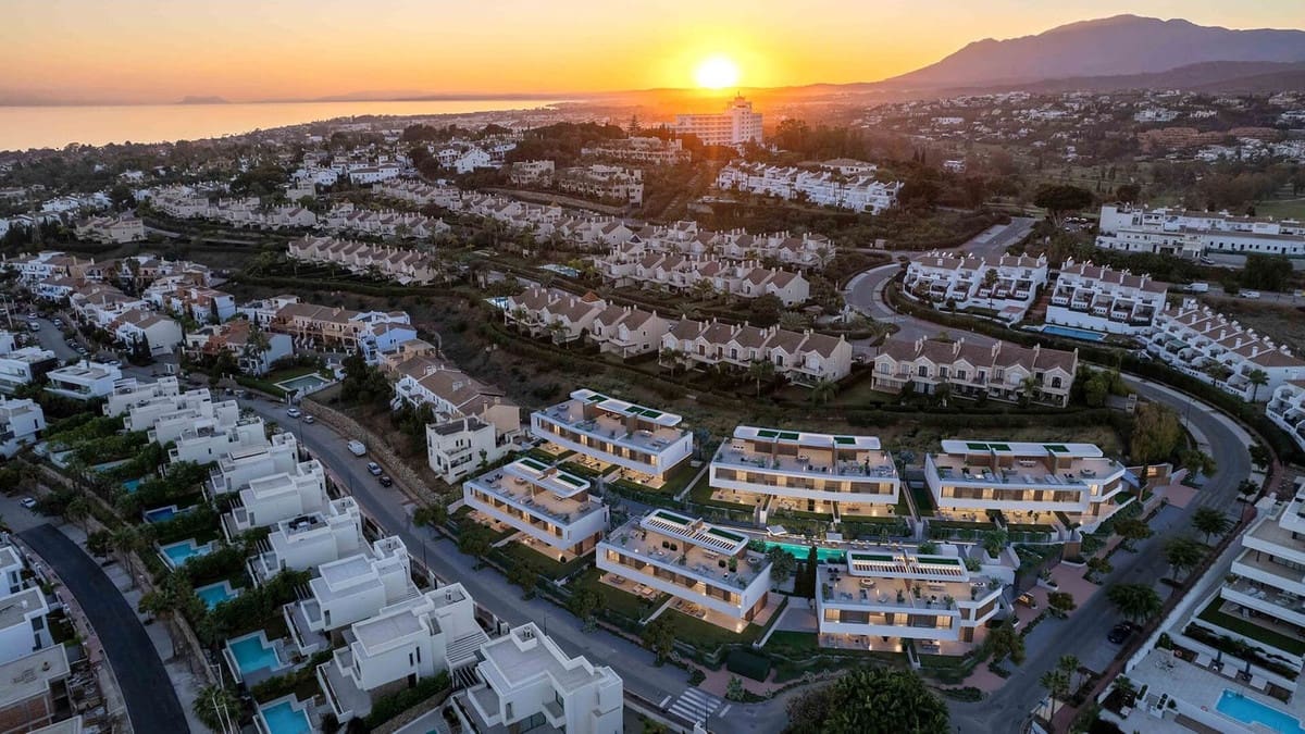 4 makuuhuone Paritalo myytävänä paikassa Benahavis mukana uima-altaan 
autotalli - 1 510 000 € (Ref: 9655988)