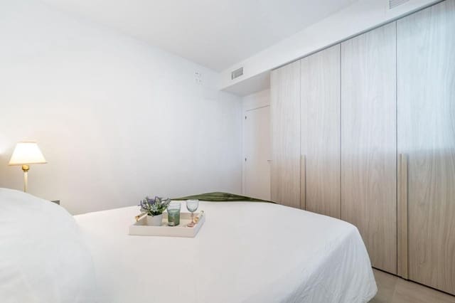 2 chambre Appartement à vendre à Las Gaviotas  - Carvajal, Fuengirola avec piscine garage - 650 000 € (Ref: 9659202)