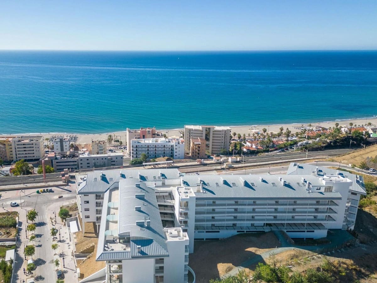 2 soverom Leilighet til salgs i Fuengirola med svømmebasseng garasje - € 650 000 (Ref: 9663670)