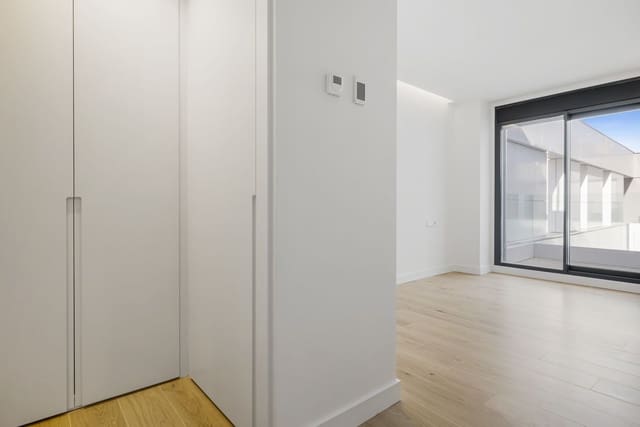 2 Zimmer Apartment zu verkaufen in Zona Puerto Deportivo, Fuengirola mit Pool Garage - 599.000 € (Ref: 9672508)