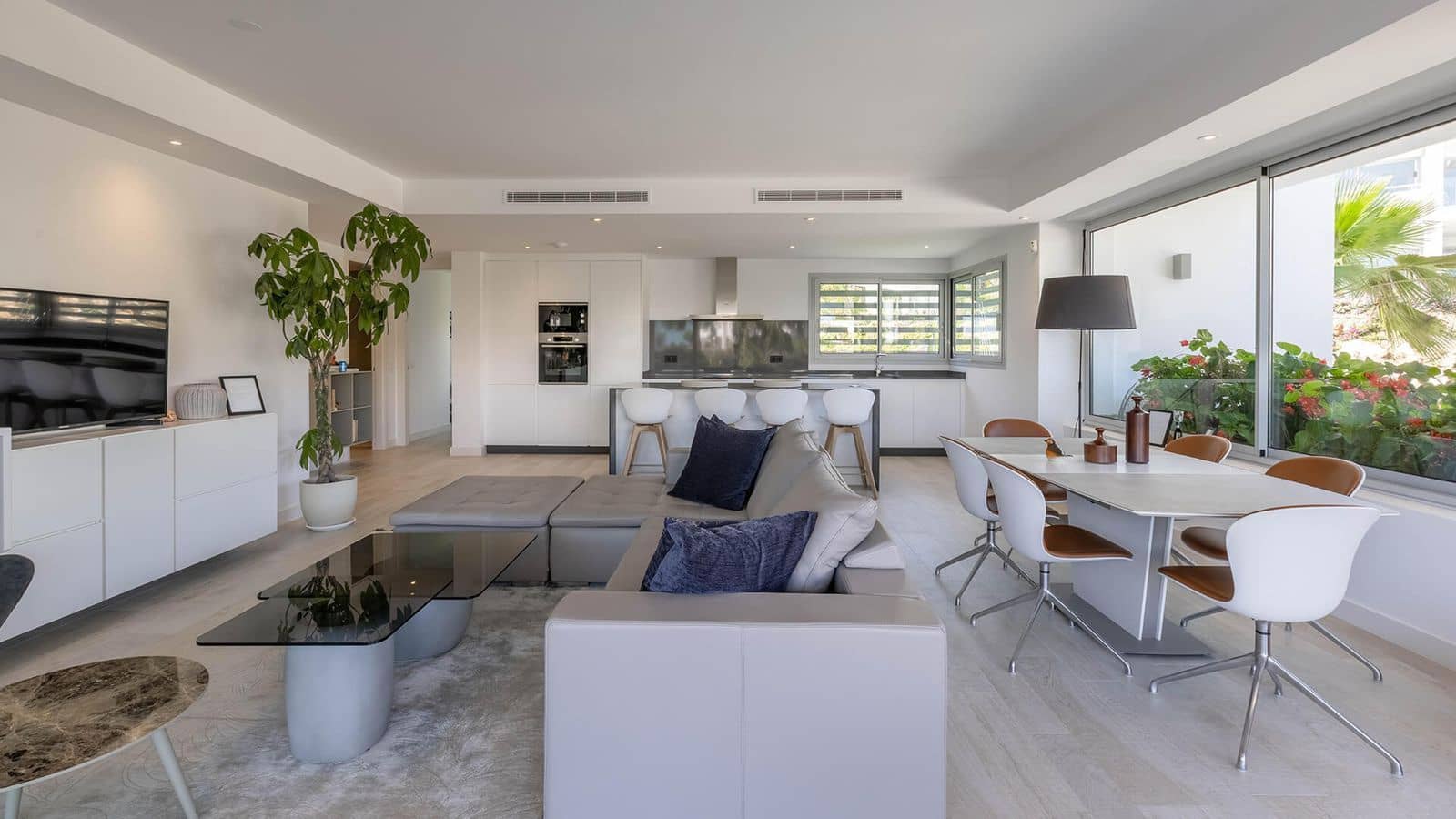 2 bedroom Apartment for sale in Casares with pool garage - € 335,000 (Ref: 9672529)