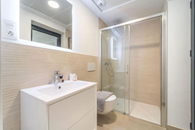 2 makuuhuone Huoneisto myytävänä paikassa Las Gaviotas  - Carvajal, Fuengirola mukana uima-altaan 
autotalli - 650 000 € (Ref: 9672532)