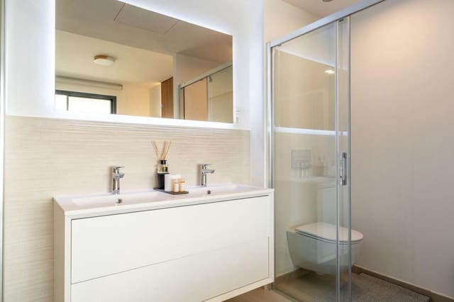 2 soverom Leilighet til salgs i Las Gaviotas  - Carvajal, Fuengirola med svømmebasseng garasje - € 649 000 (Ref: 9672532)