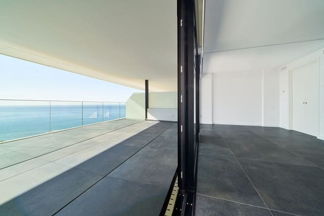 Apartamento de 2 habitaciones en Las Gaviotas  - Carvajal, Fuengirola en venta con piscina garaje - 995.000 € (Ref: 9751329)