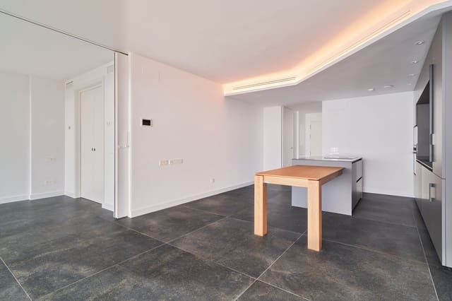 Apartamento de 2 habitaciones en Las Gaviotas  - Carvajal, Fuengirola en venta con piscina garaje - 995.000 € (Ref: 9751329)