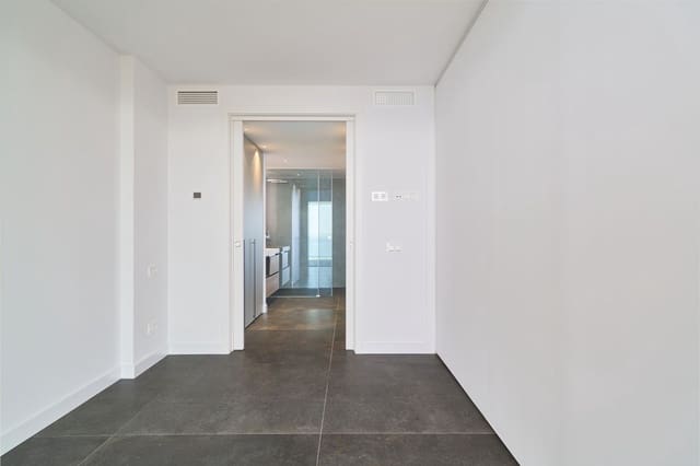 Apartamento de 2 habitaciones en Las Gaviotas  - Carvajal, Fuengirola en venta con piscina garaje - 995.000 € (Ref: 9751329)