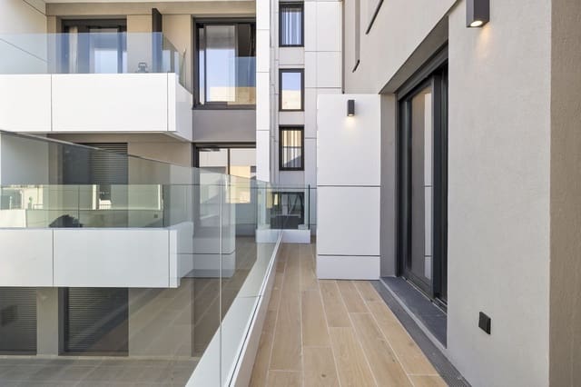 2 makuuhuone Huoneisto myytävänä paikassa Zona Puerto Deportivo, Fuengirola mukana uima-altaan 
autotalli - 599 000 € (Ref: 9751330)