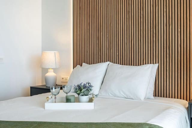 2 soveværelse Lejlighed til salg i Las Gaviotas  - Carvajal, Fuengirola med swimmingpool garage - € 649.000 (Ref: 9786869)