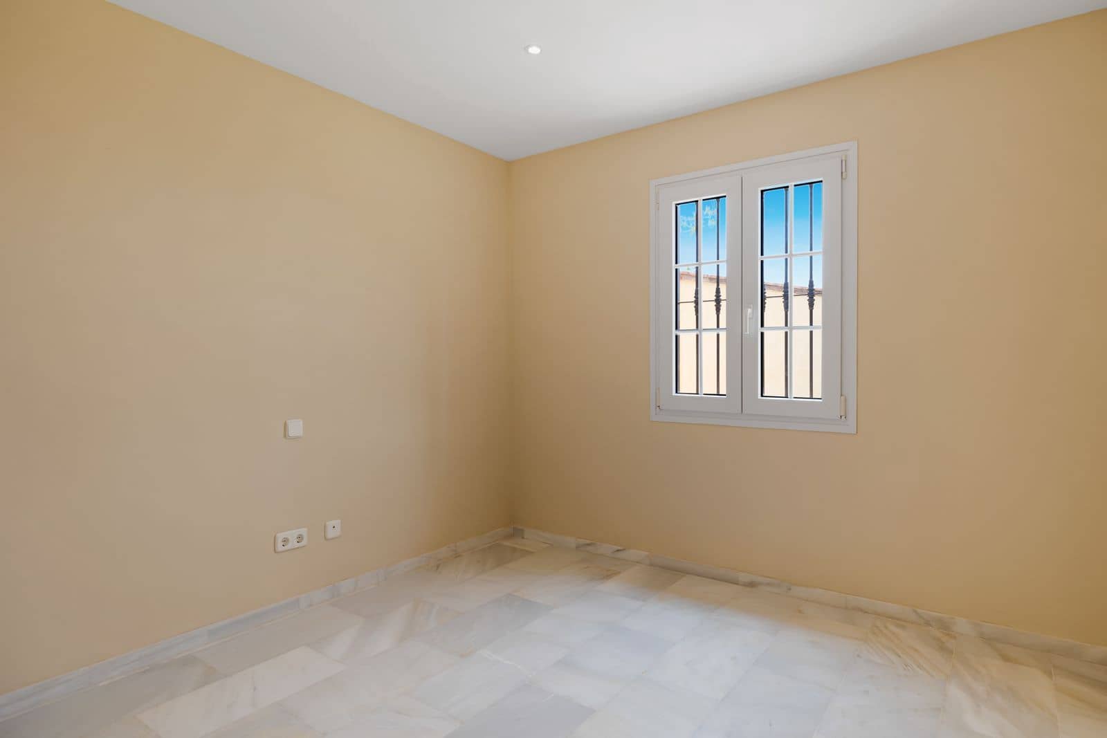 4 bedroom Villa for sale in La Capellania with pool garage - € 1,795,000 (Ref: 9786878)