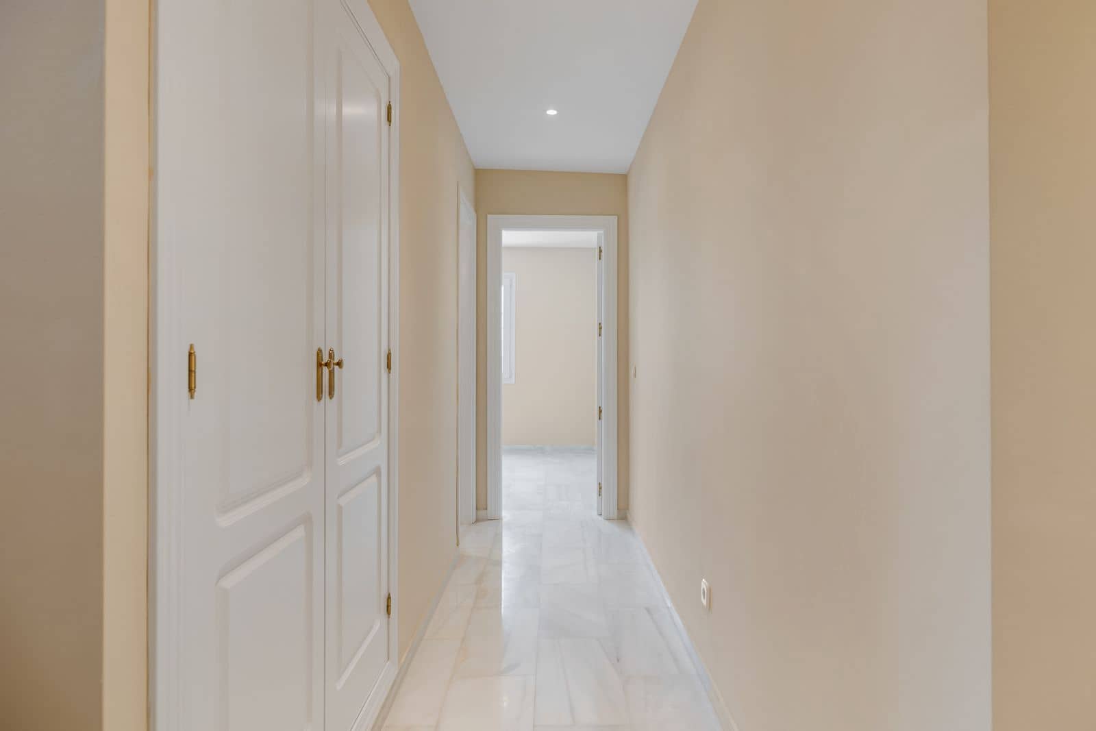 4 bedroom Villa for sale in La Capellania with pool garage - € 1,795,000 (Ref: 9786878)